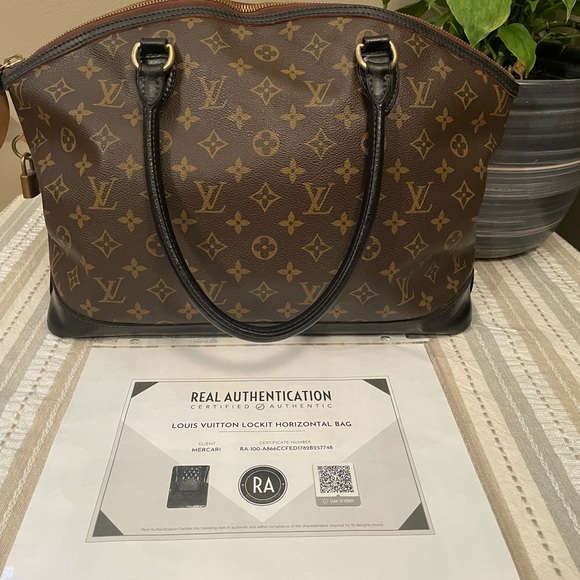 Louis Vuitton's Horizontal Lockit Bag - Picture 10 of 13